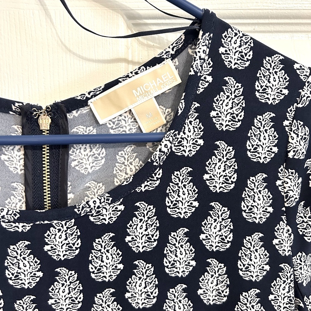 Very comfortable blue and white Michael Kors dress! - Picture 3 of 3